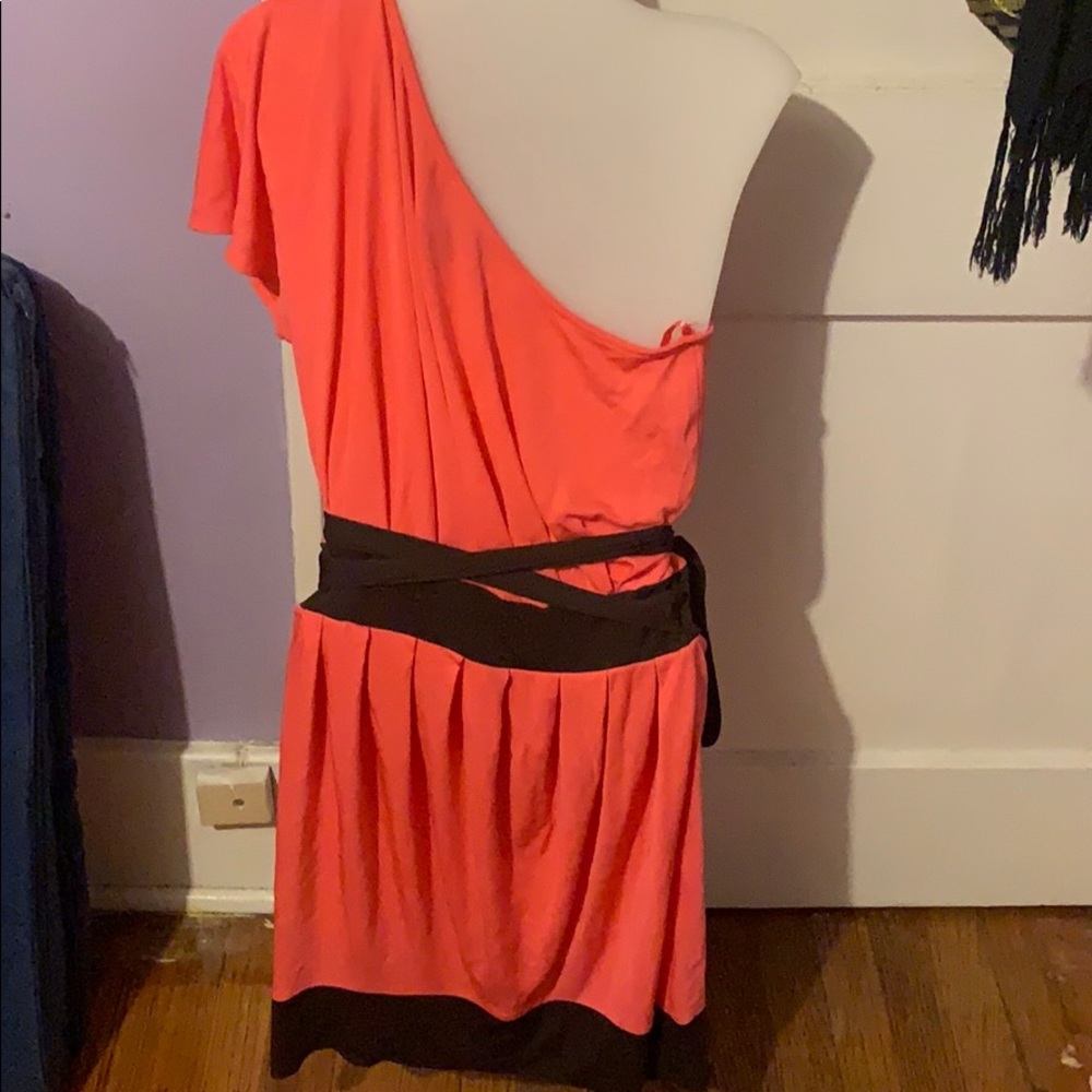 Pretty pleated dress - Picture 3 of 4